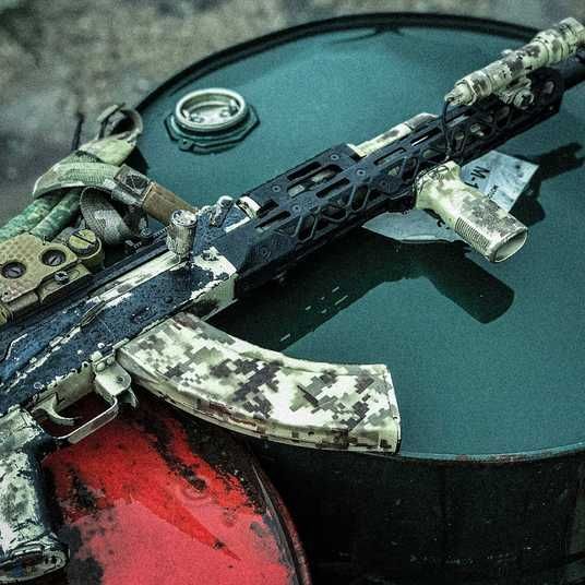 ウクライナ kpyk ハンドガードレプリカ akm ak74