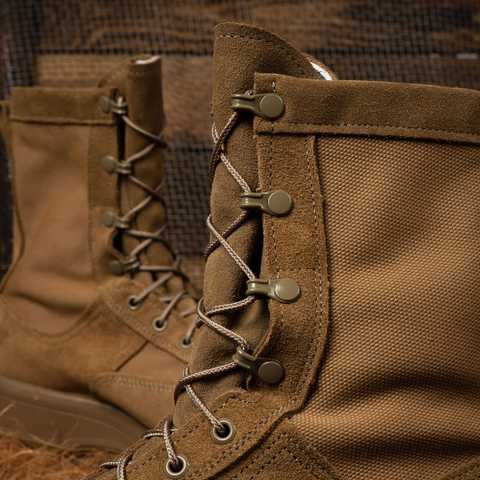 Insulated coyote sale boots