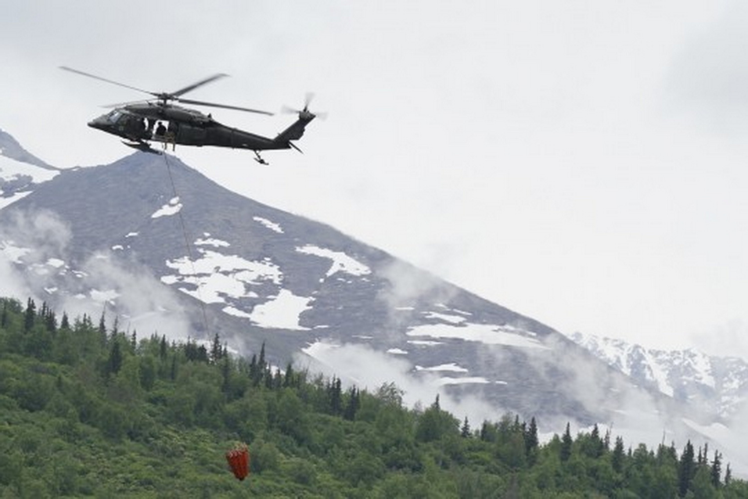 Alaska Army National Guard pilots get Red Card certification