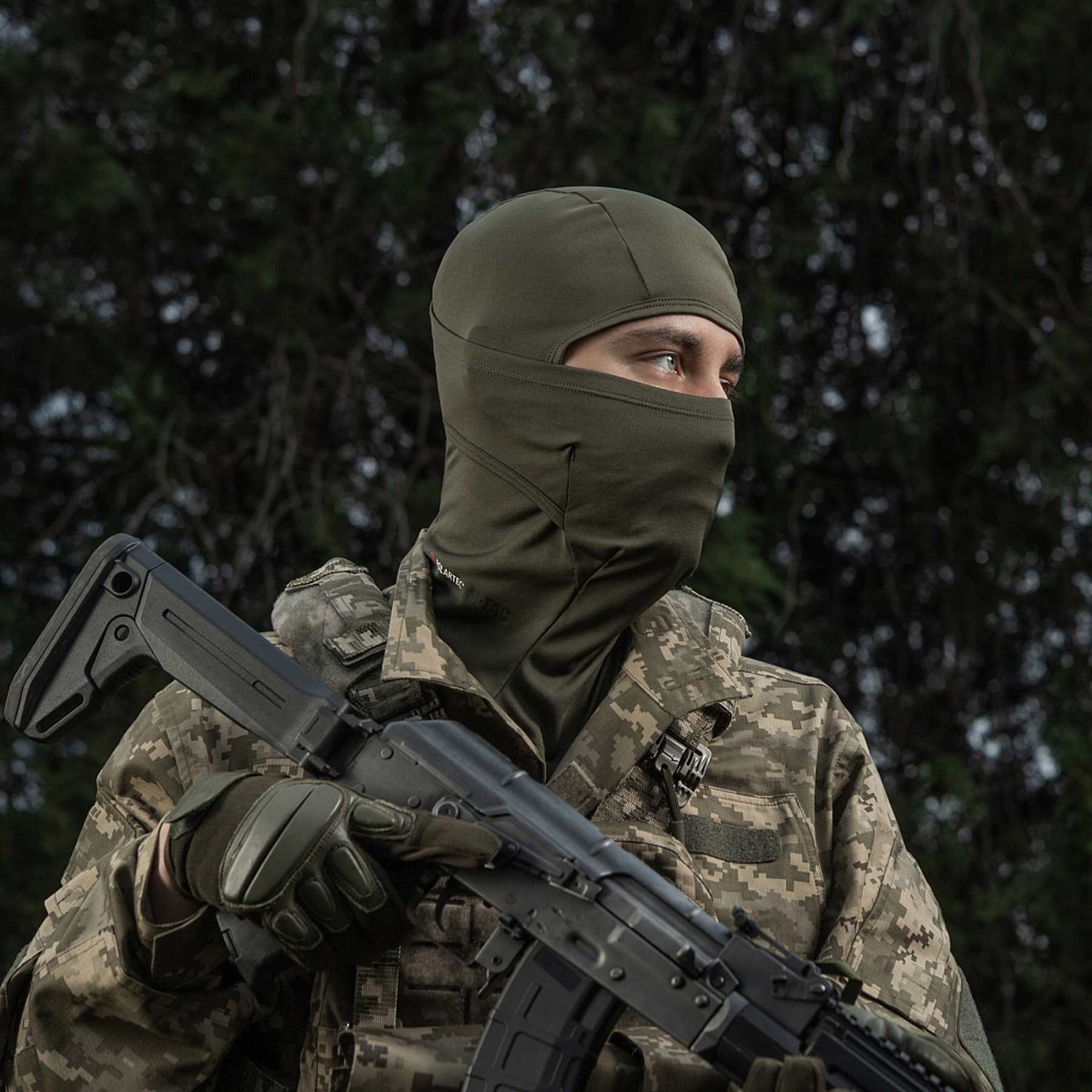 Compatibility with uniforms and gear