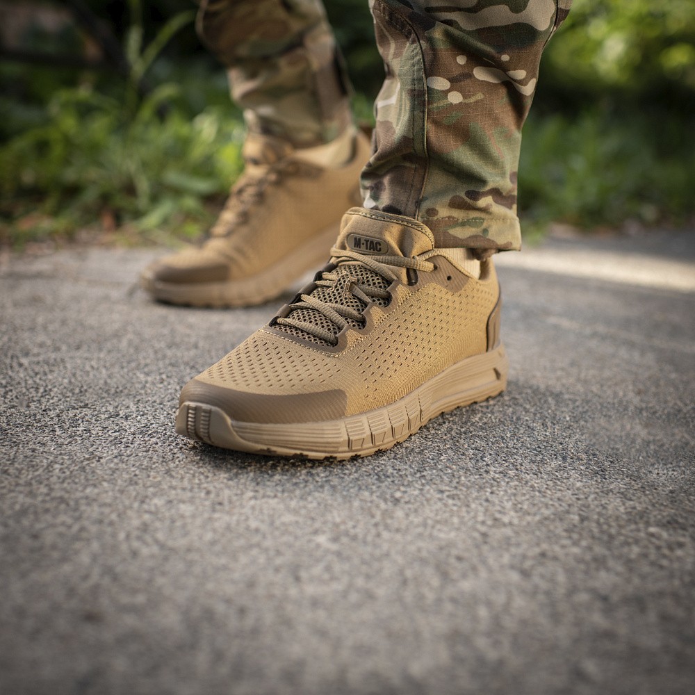 Summer tactical sneakers for running on asphalt