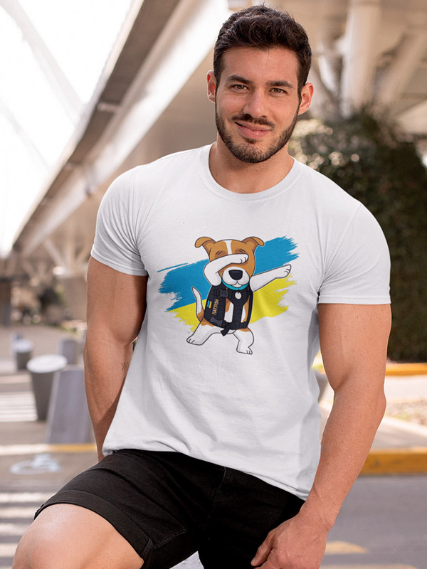 A guy in a white T-shirt with a bright patriotic “Pes Patron” print