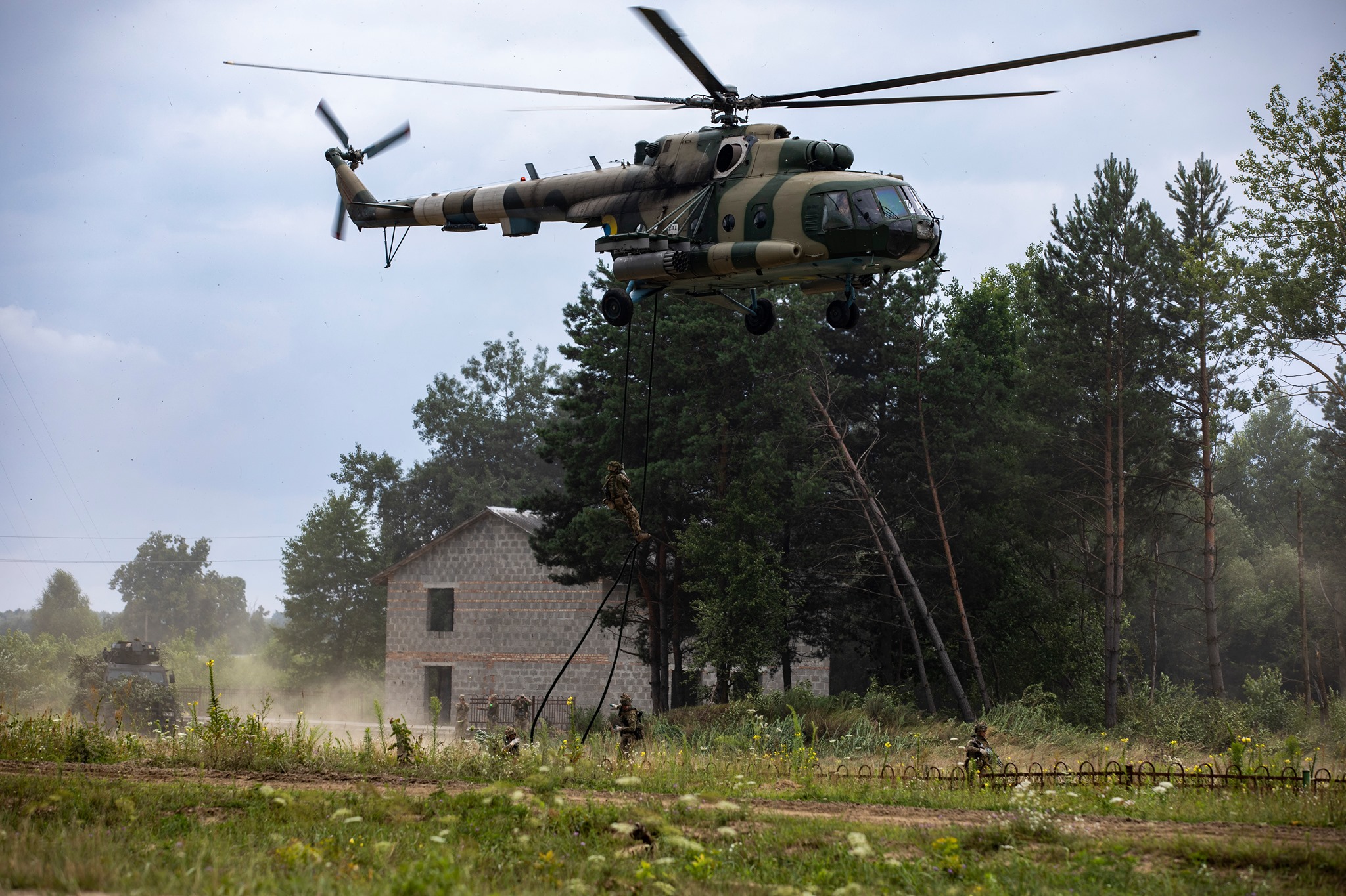 Parachute-free landing with the Mi-8
