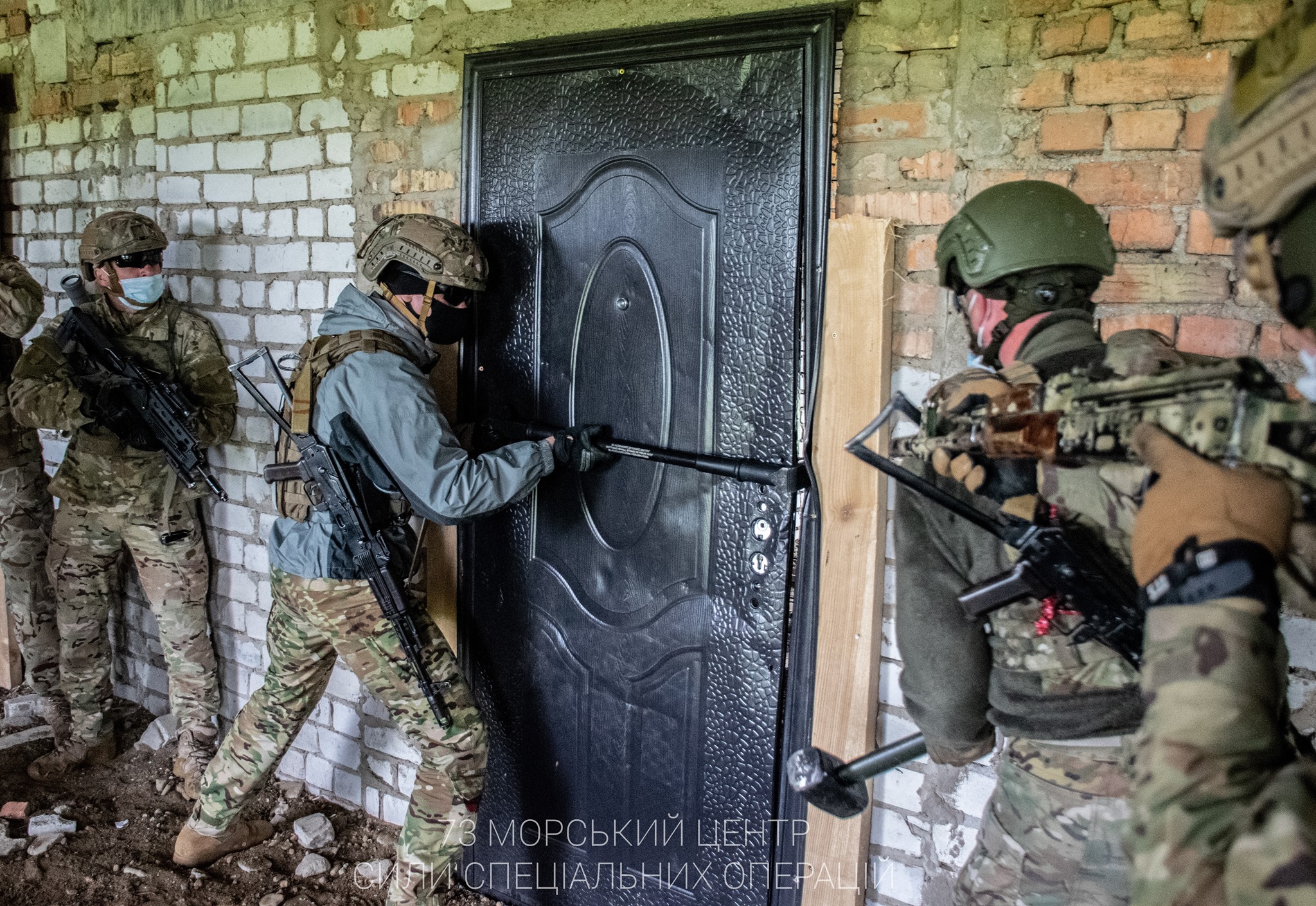  SOF operators learned to storm the premises