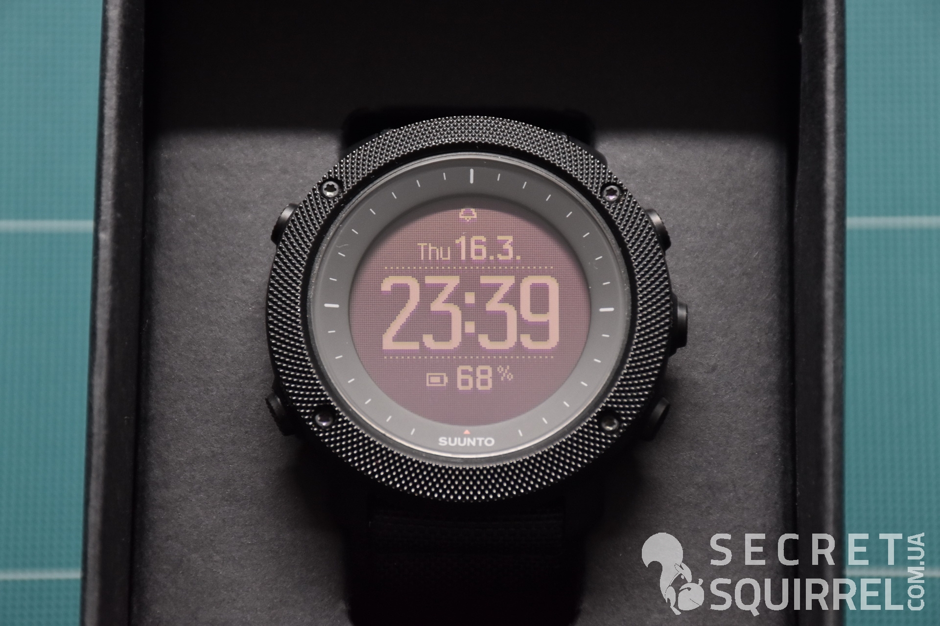 Suunto Traverse Alpha Stealth watch review - Buy high-quality